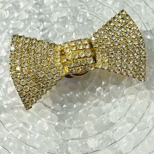 Vintage 1980s Dorothy Bauer Bow  that is a button cover